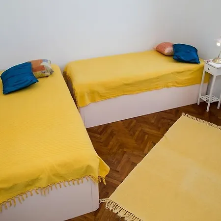 Apartment Gloria *